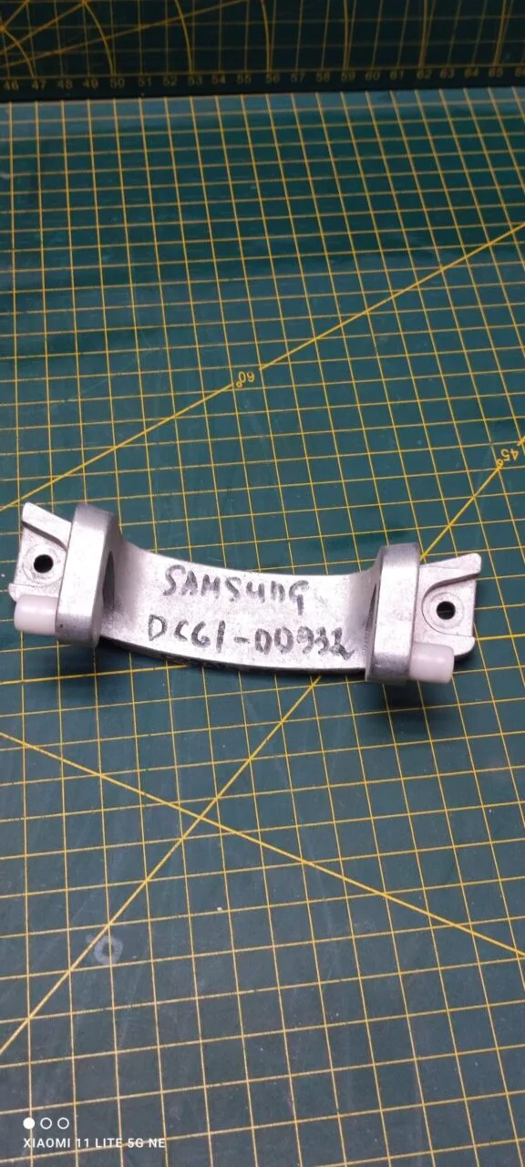 Петля люка Samsung DC61-00932A +2 втулки