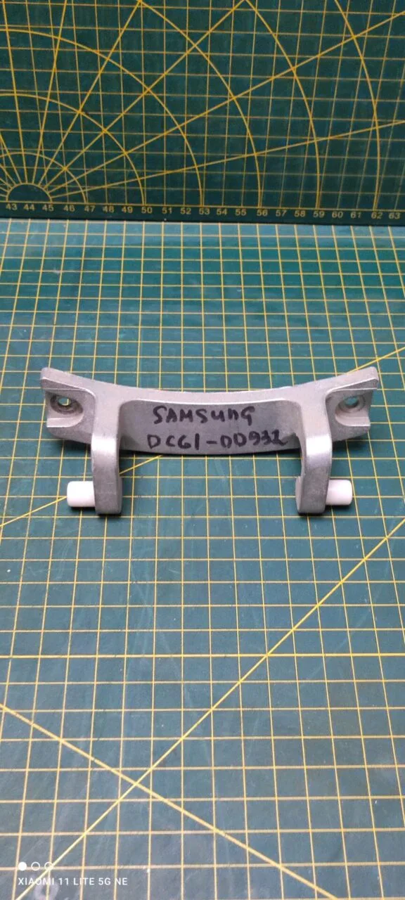 Петля люка Samsung DC61-00932A +2 втулки