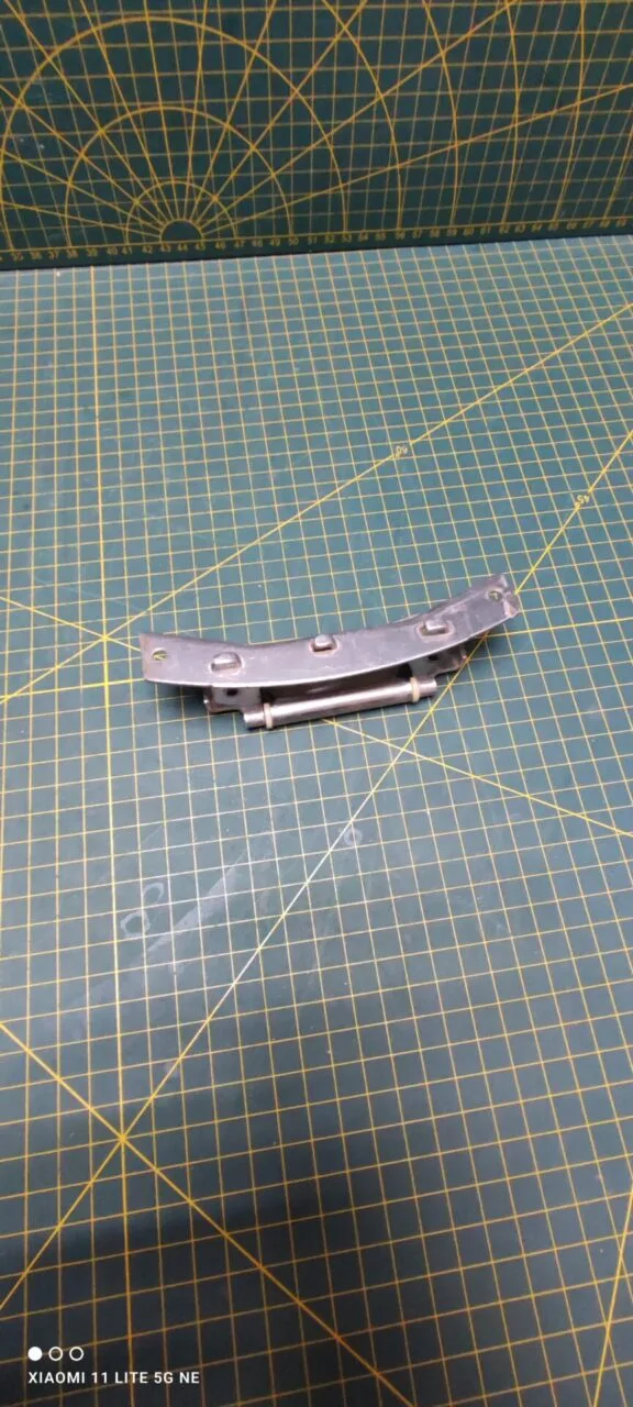 Петля люка Samsung DC97-00100C
