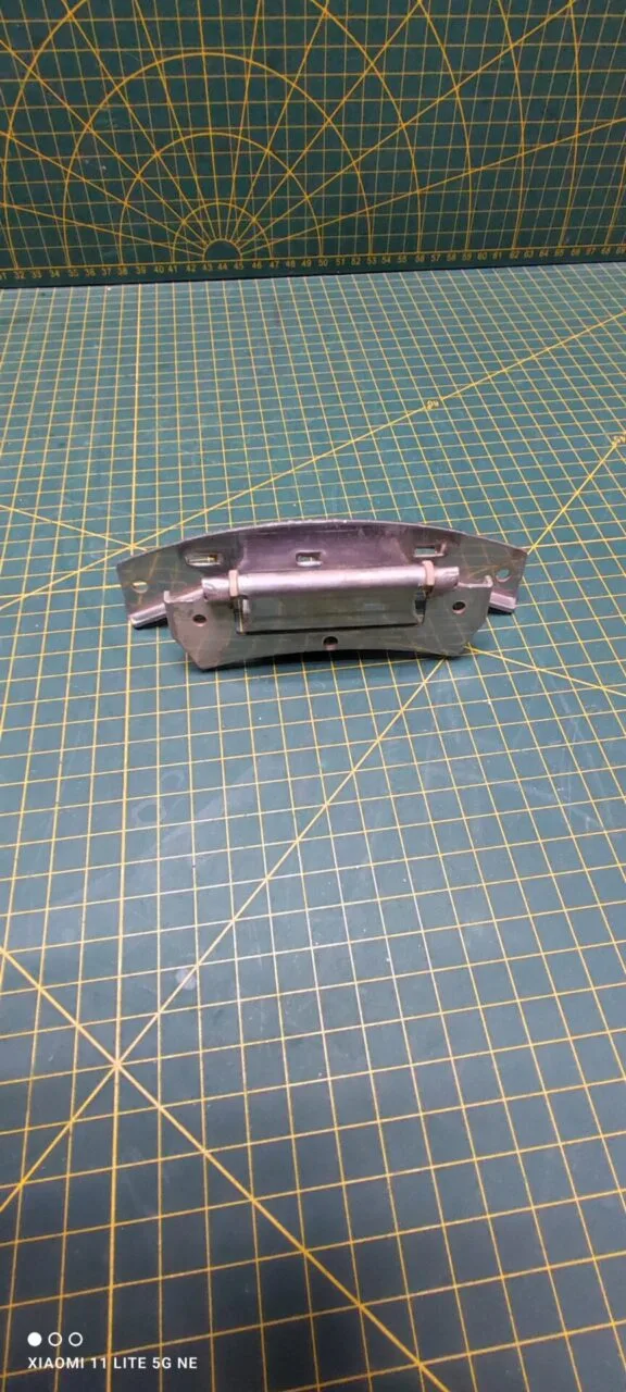 Петля люка Samsung DC97-00100C