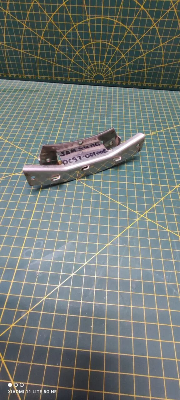 Петля люка Samsung DC97-00100C