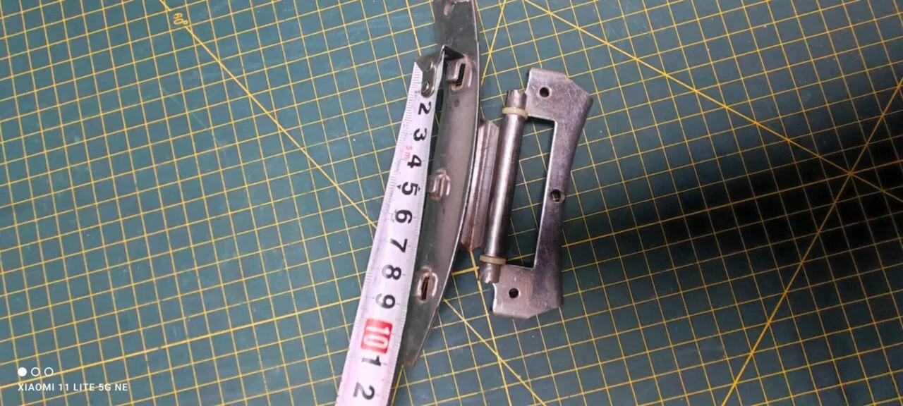 Петля люка Samsung DC97-00100C