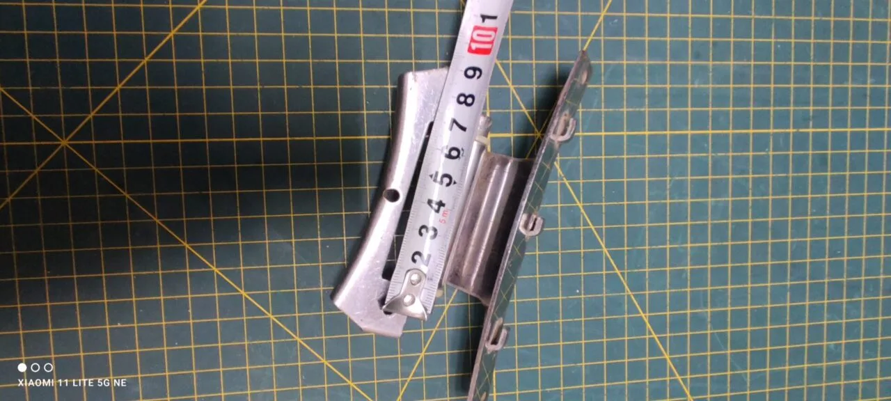 Петля люка Samsung DC97-00100C