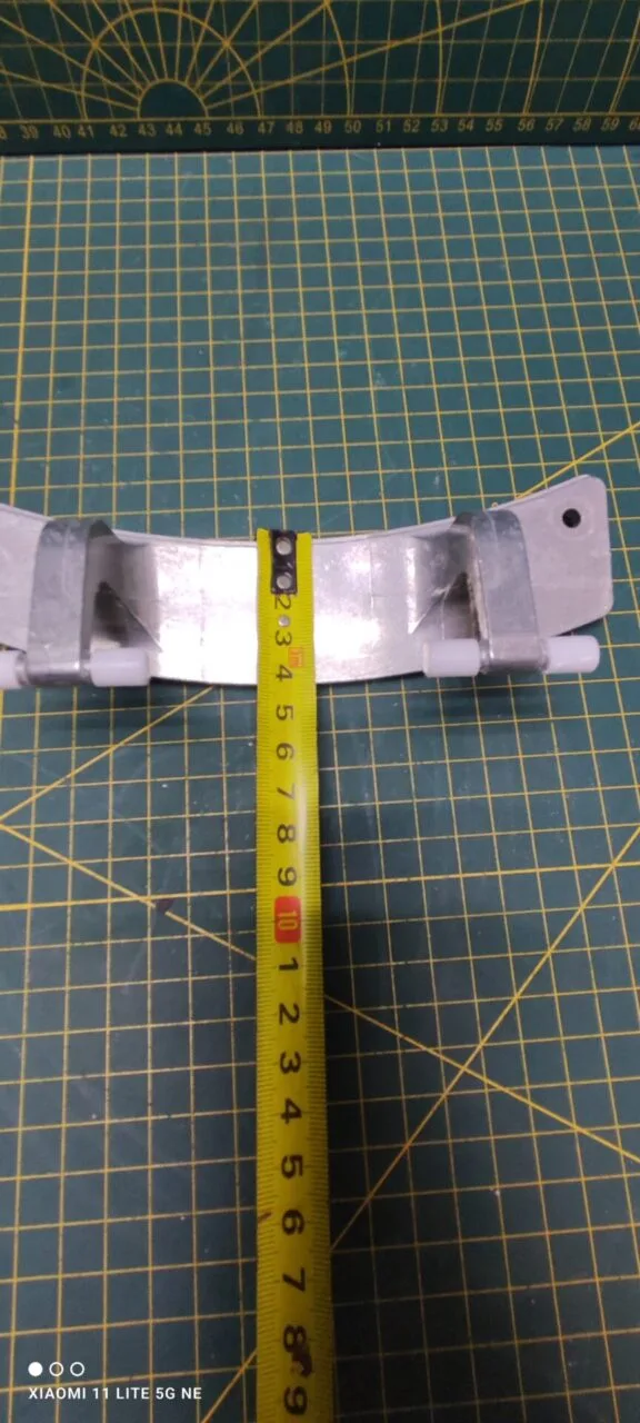 Петля люка LG MEF628219 +4втулки