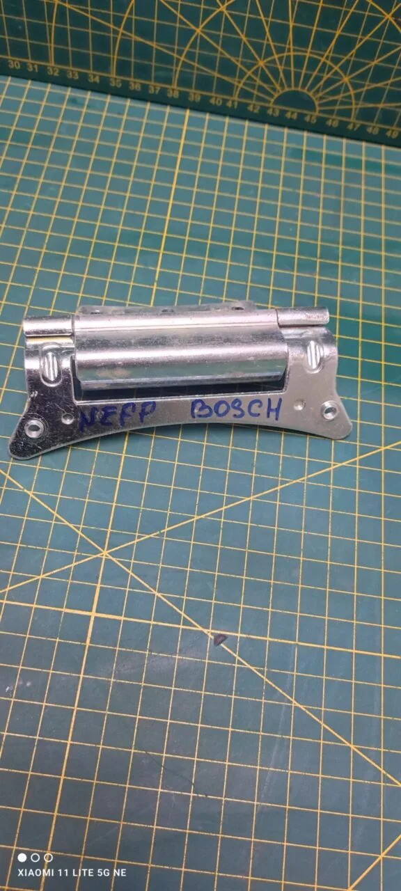 Петля люка Bosch Neff 659291