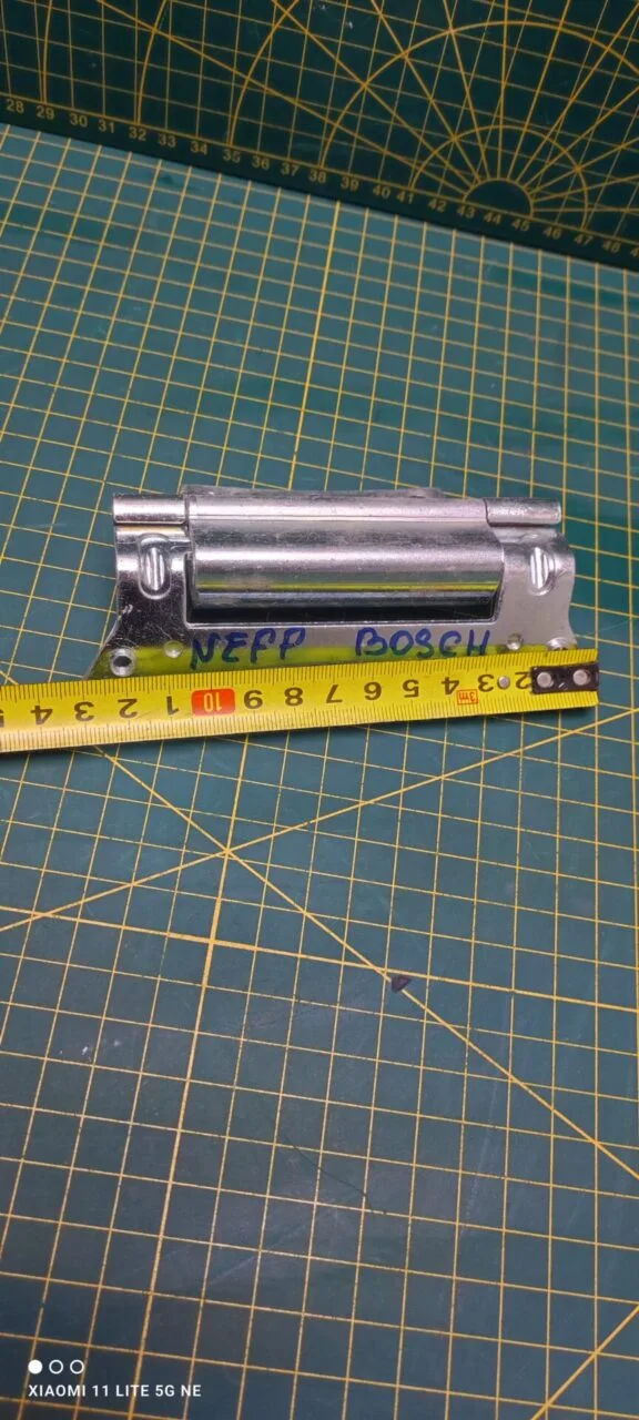 Петля люка Bosch Neff 659291