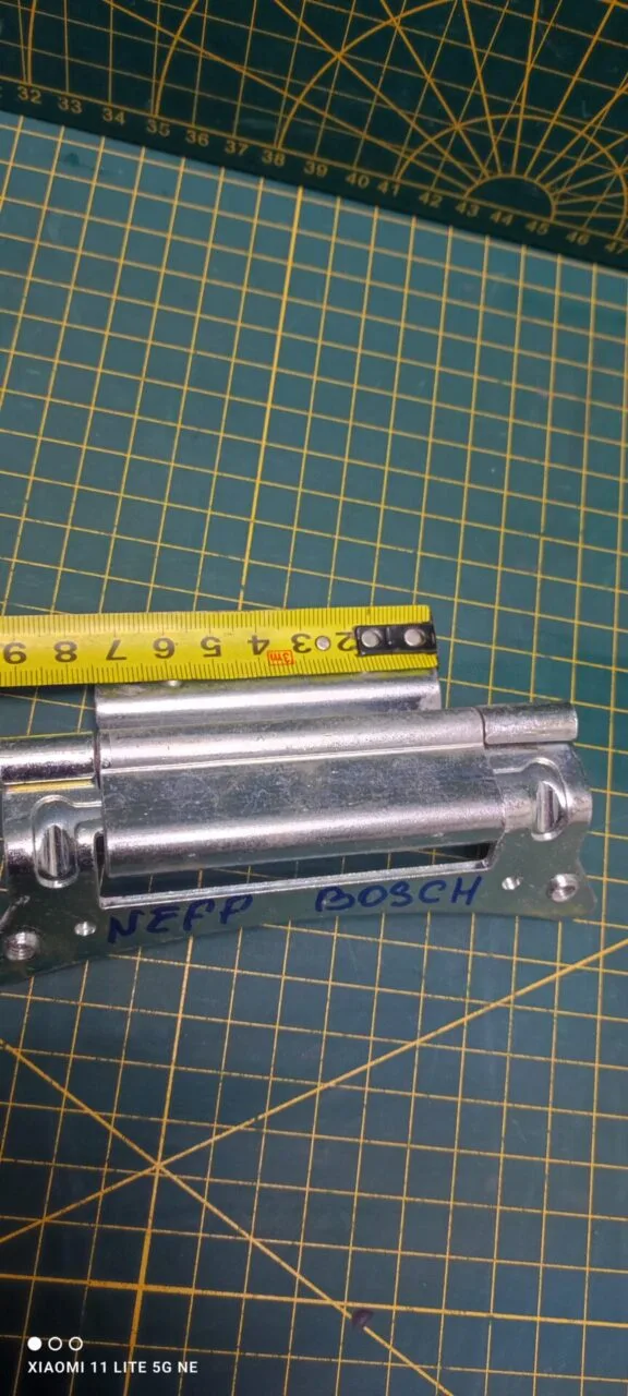 Петля люка Bosch Neff 659291