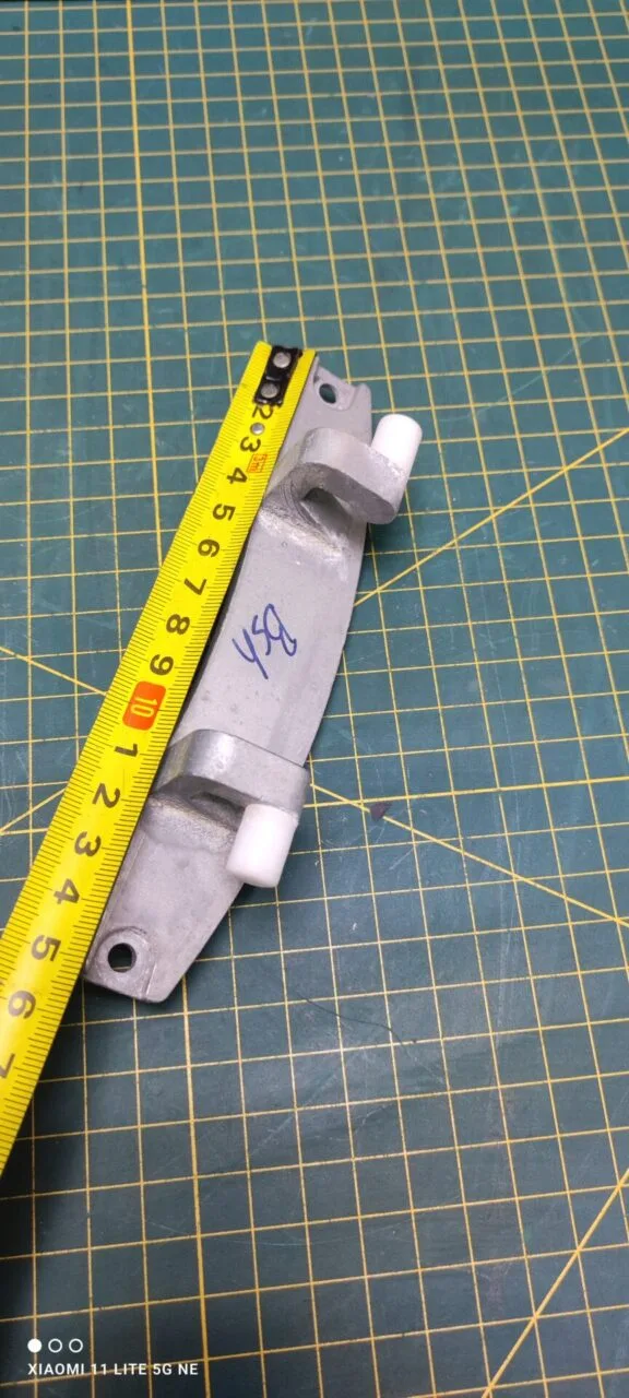Петля люка Bosch 9000317394,9000545794 9000331928 +2 втулки