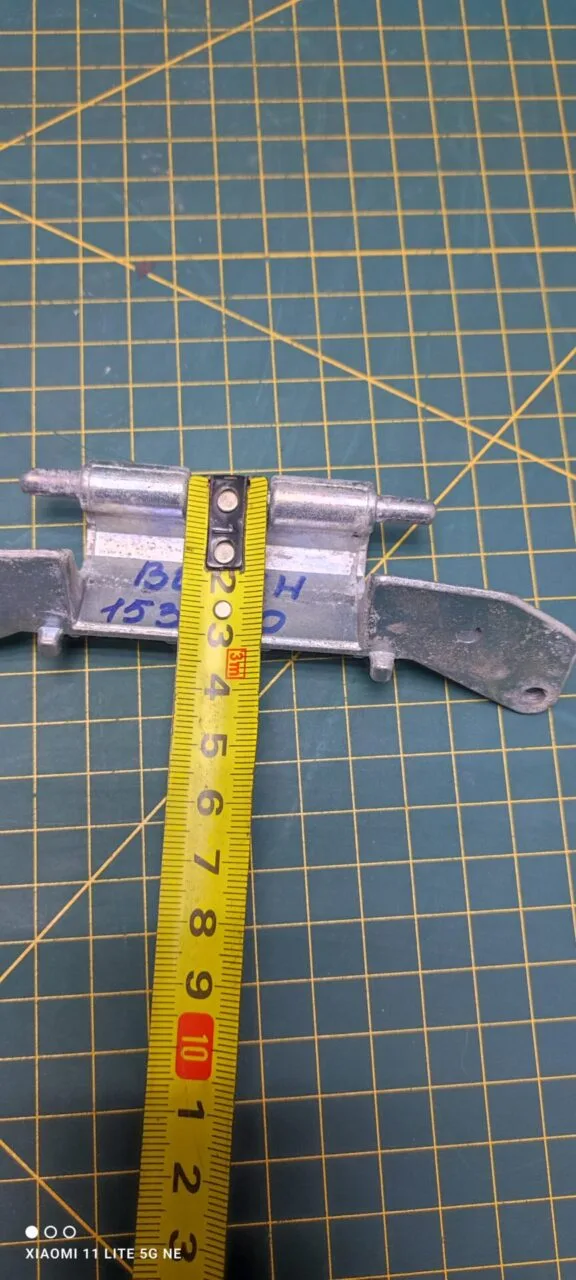 Петля люка Bosch 153150