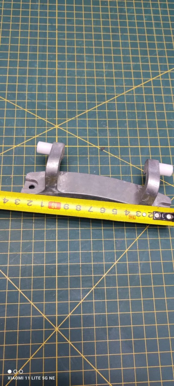 Петля люка Bosch, Siemens 5500000133 +2 втулки