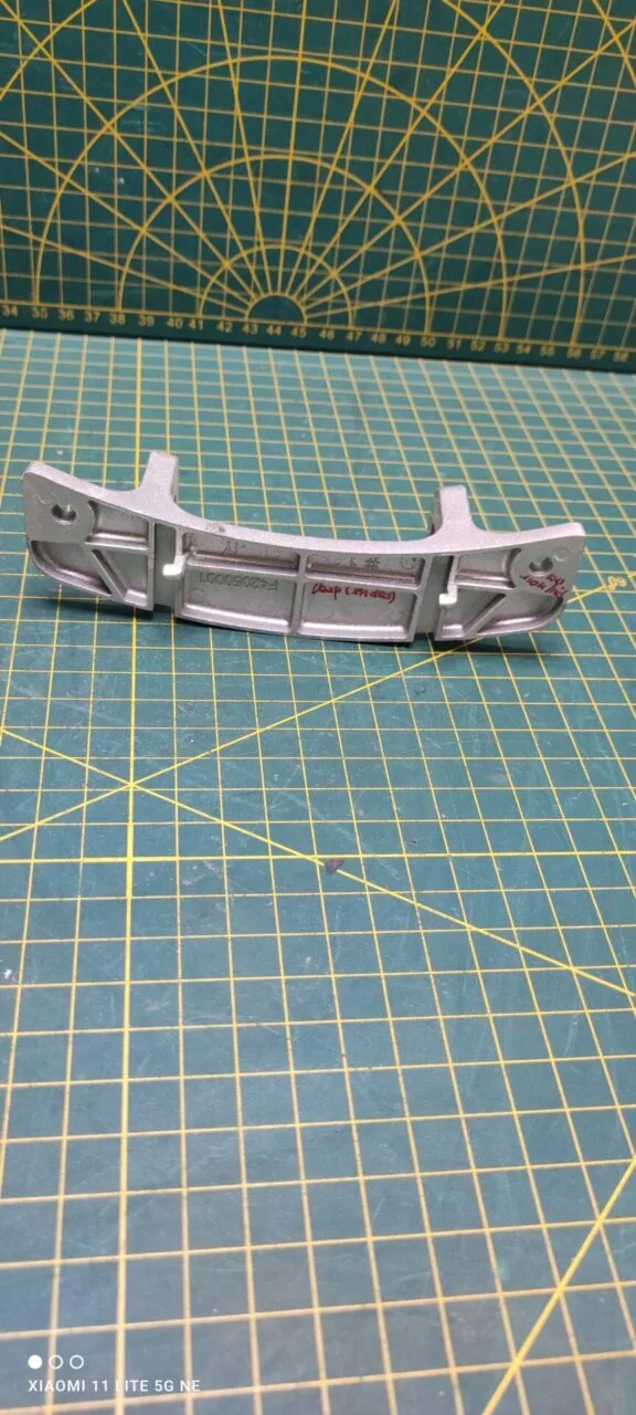 Петля люка Dexp F 42050001 +2 втулки