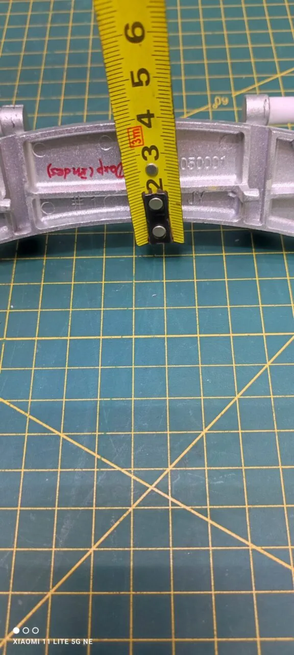 Петля люка Dexp F 42050001 +2 втулки
