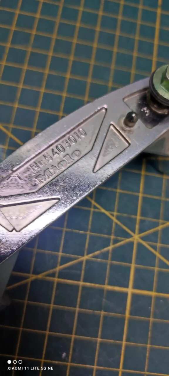 Петля люка Miele T.-Nr.5403010