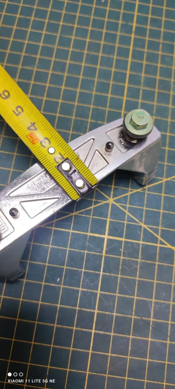 Петля люка Miele T.-Nr.5403010