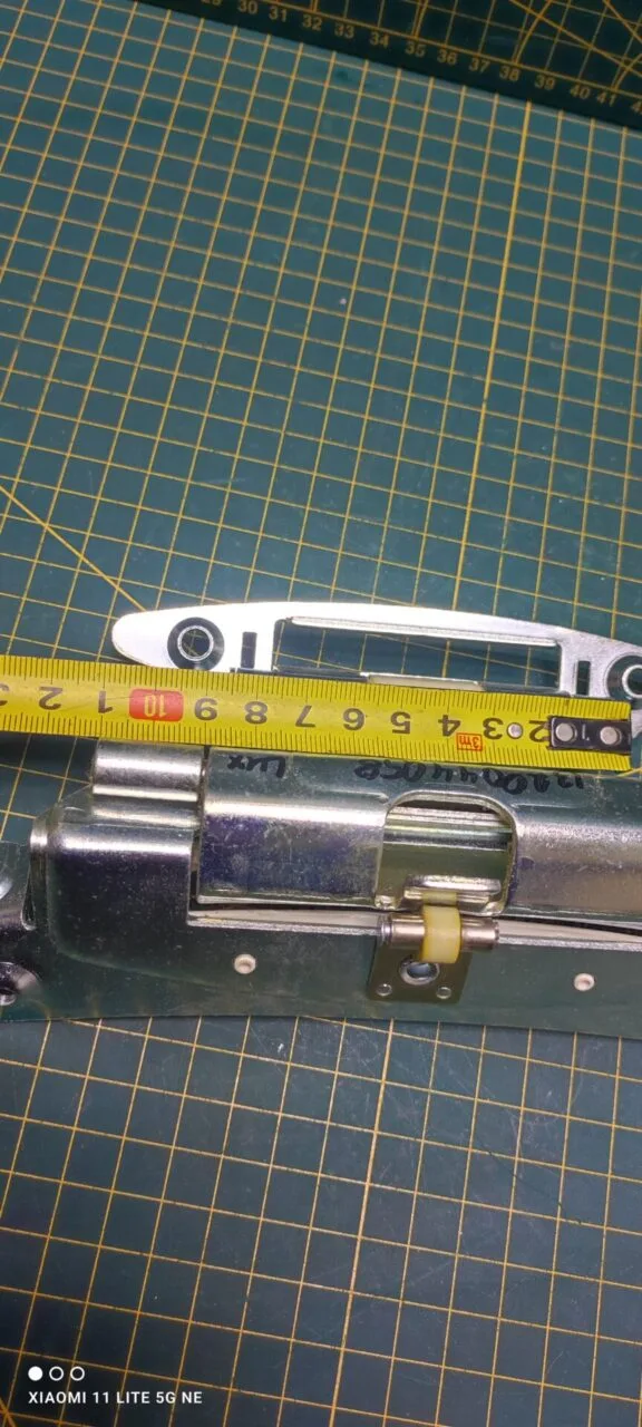 Петля люка Electrolux, Zanussi 1320044058