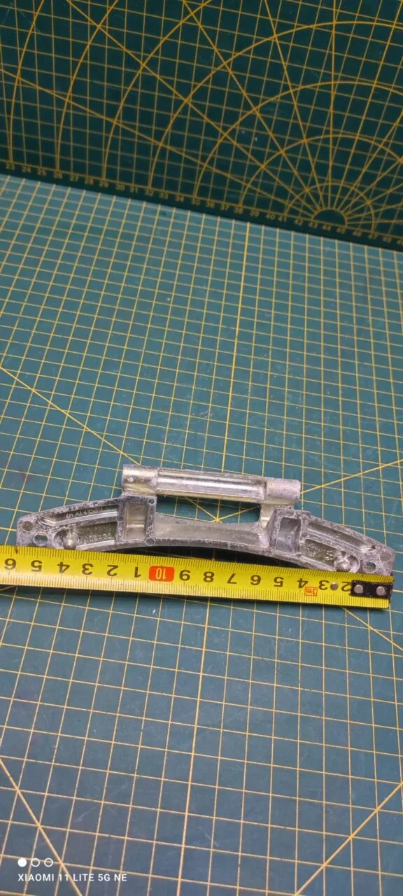 Петля люка Electrolux 1108433002