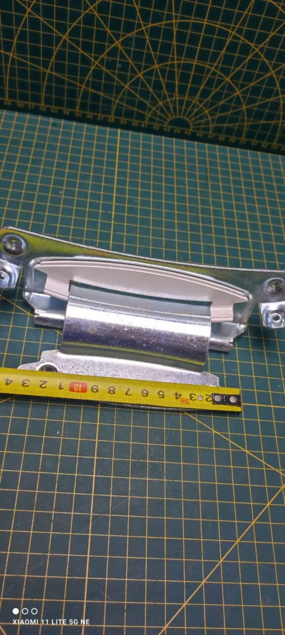 Петля люка Electrolux 1321442103