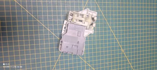 Устройство блокировки люка (убл) Indesit c 00272452