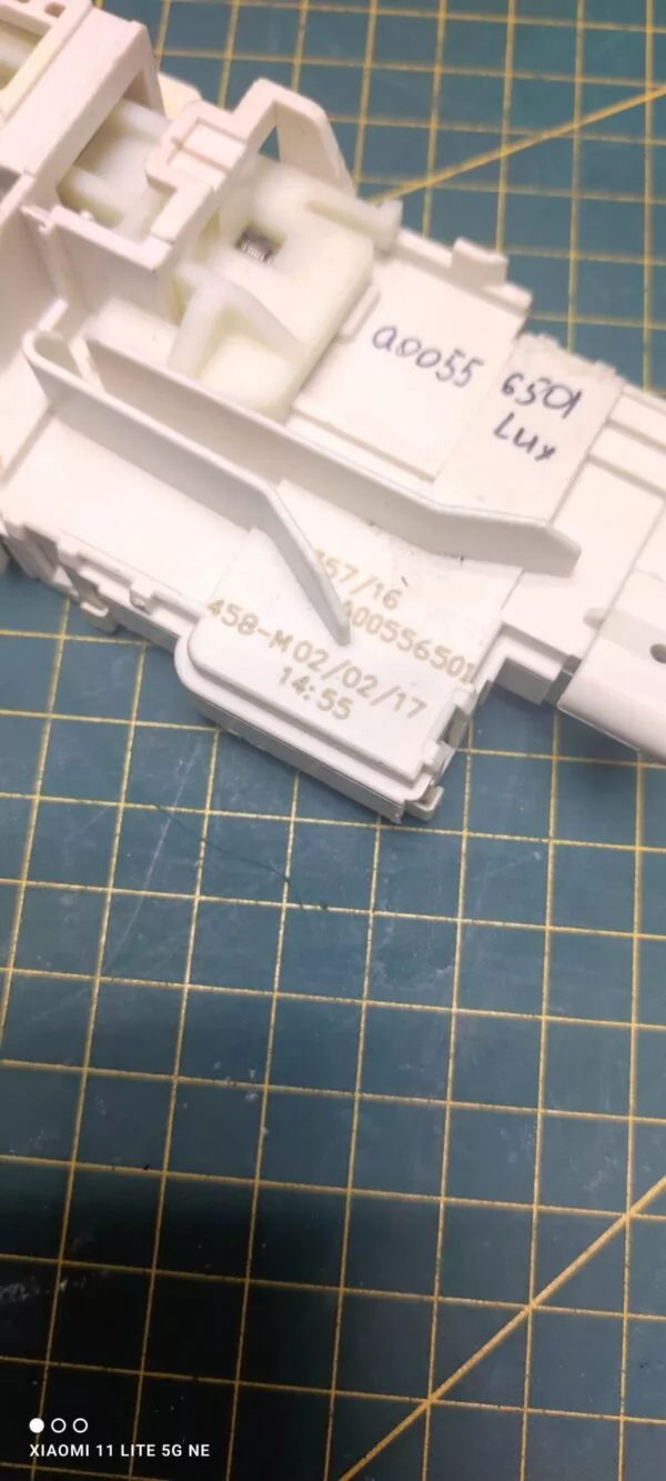 Устройство блокировки люка (убл) вертикалки Electrolux A00556501/A00556504