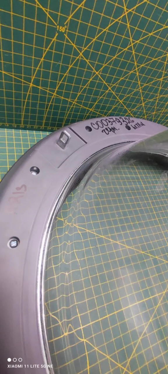 Люк Ariston C 00379326 петля