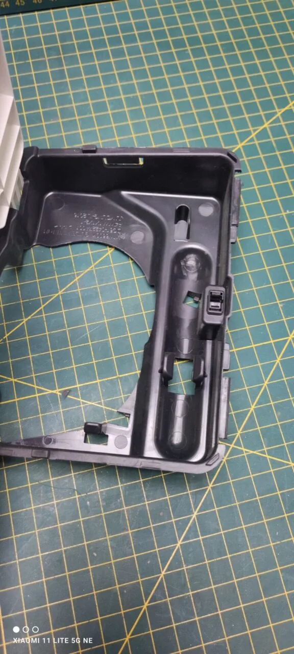 Панель сливного фильтра Samsung DC63-00920A ,белая