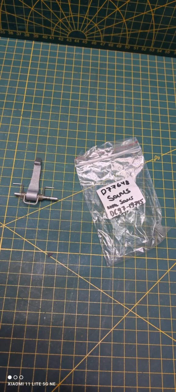 Крючок люка Samsung D 77648