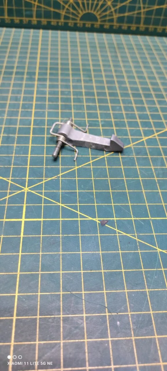 Крючок люка Samsung D 77648