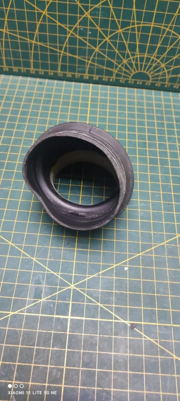 Патрубок Bosch 368814