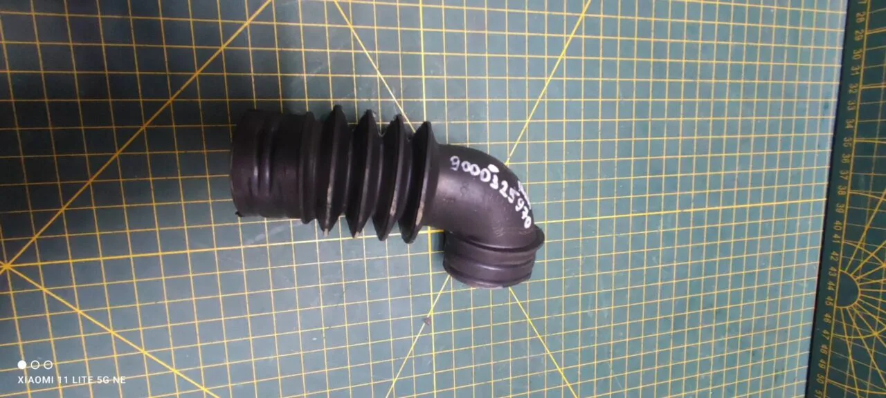 Патрубок Bosch 9000325970