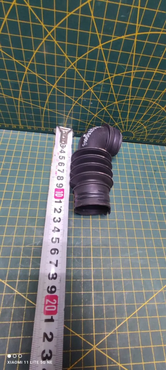 Патрубок Bosch 9000325970