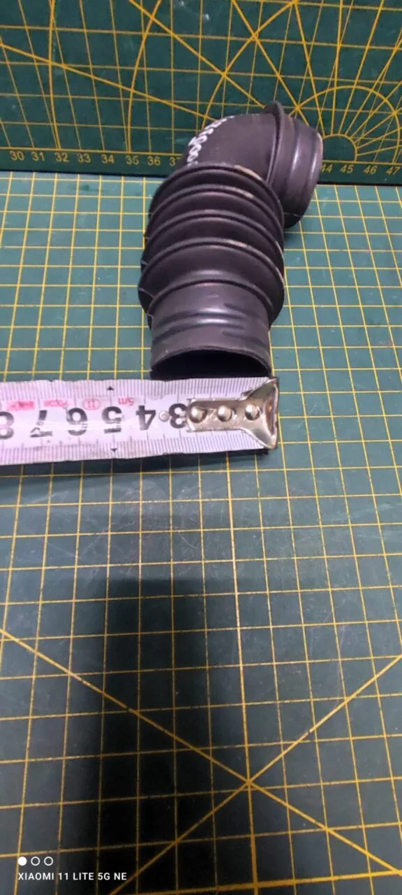 Патрубок Bosch 9000325970