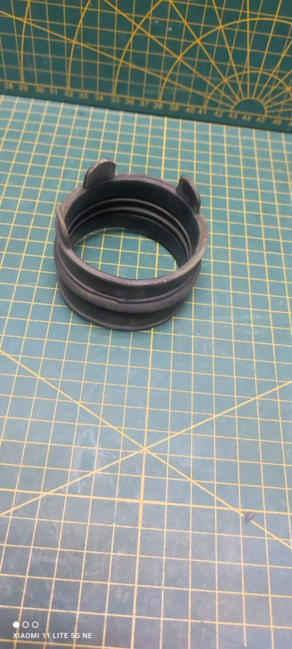 Патрубок Bosch 9000340587