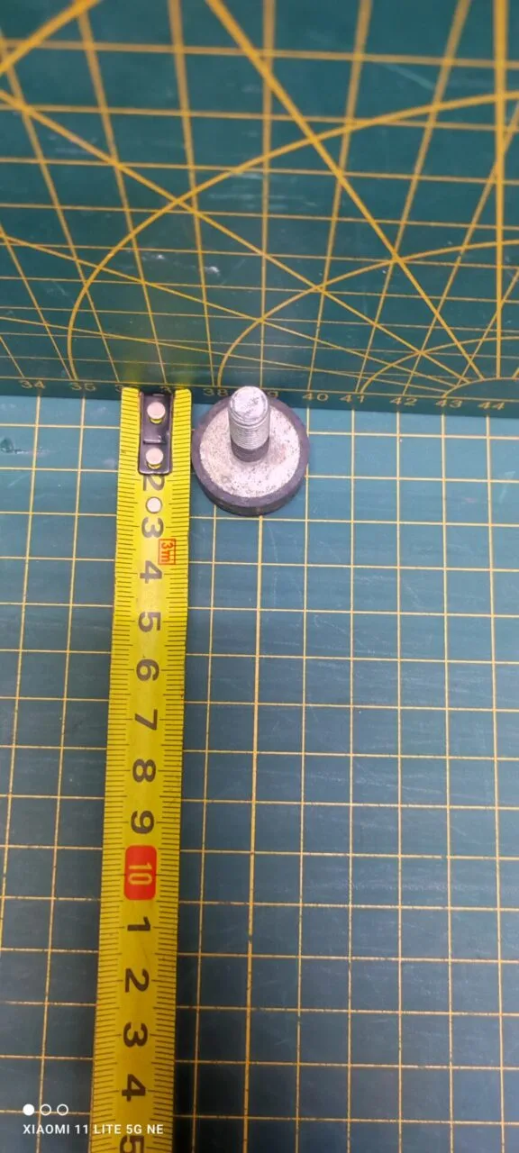 Ножка Indesit C 20814 для см