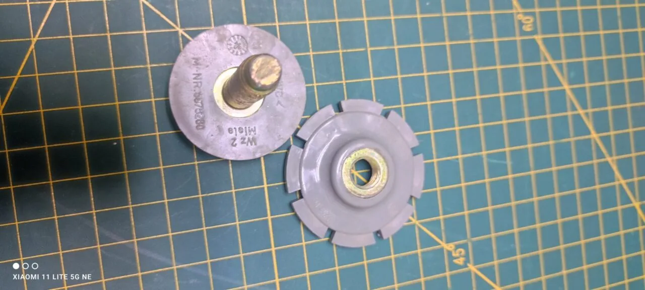 Ножка Miele 1548364 для см