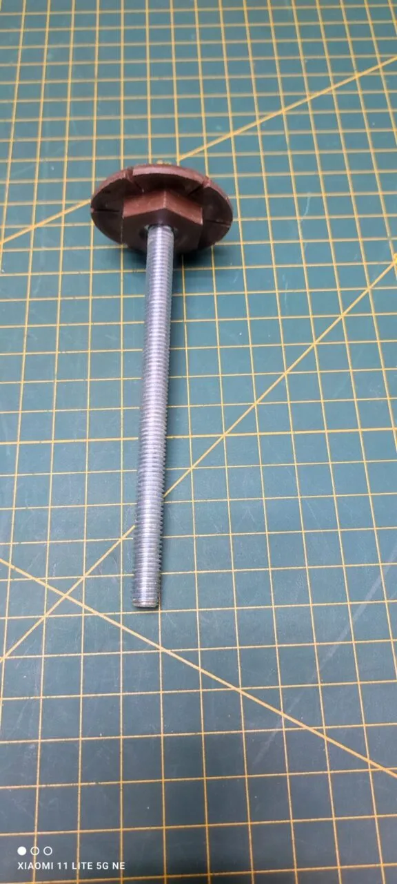 Ножка Electrolux 1526617020 для пмм