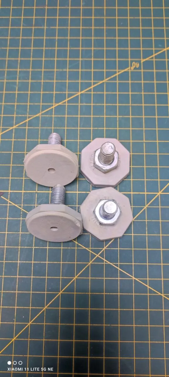 Ножки Bosch B 308771 комплект 4шт. для см