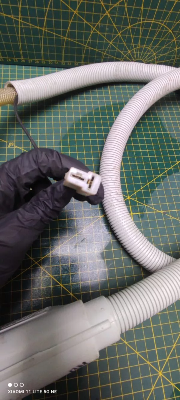 Шланг аквастопа Bosch Type 902 для пмм