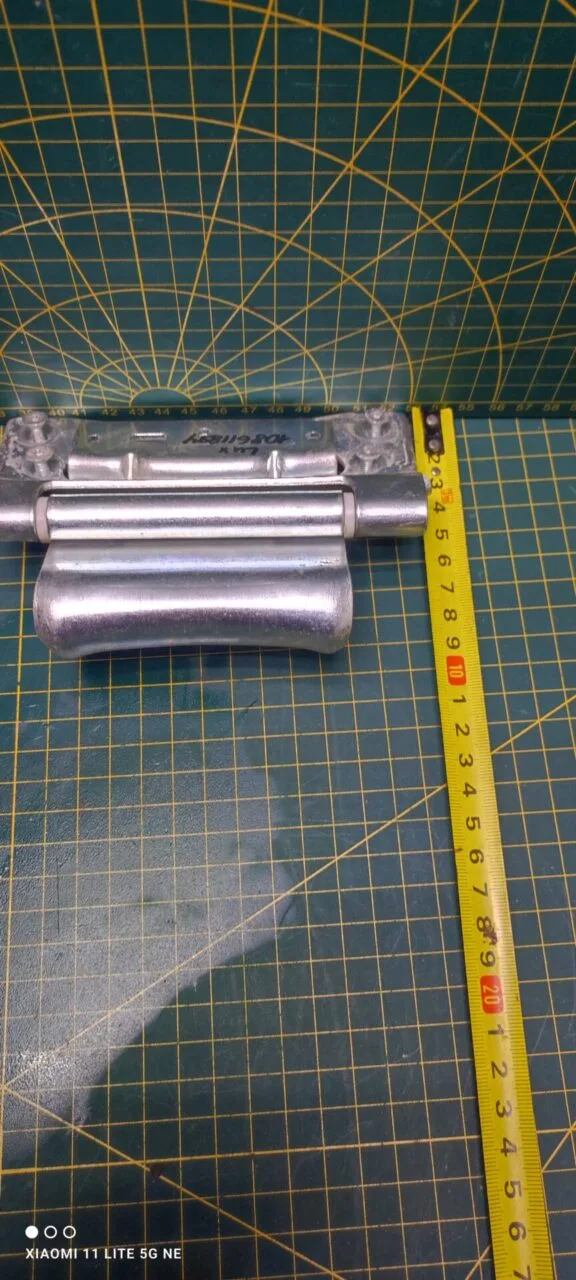 Петля люка Electrolux 108611894