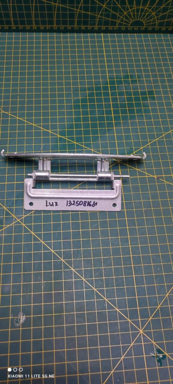 Петля люка Electrolux 1325081681