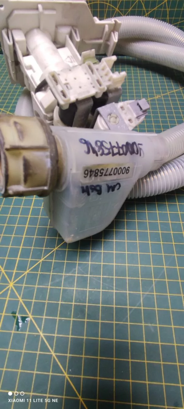 Шланг аквастопа с 3м клапаном Bosch 9000775846 с герконом +защел. для см