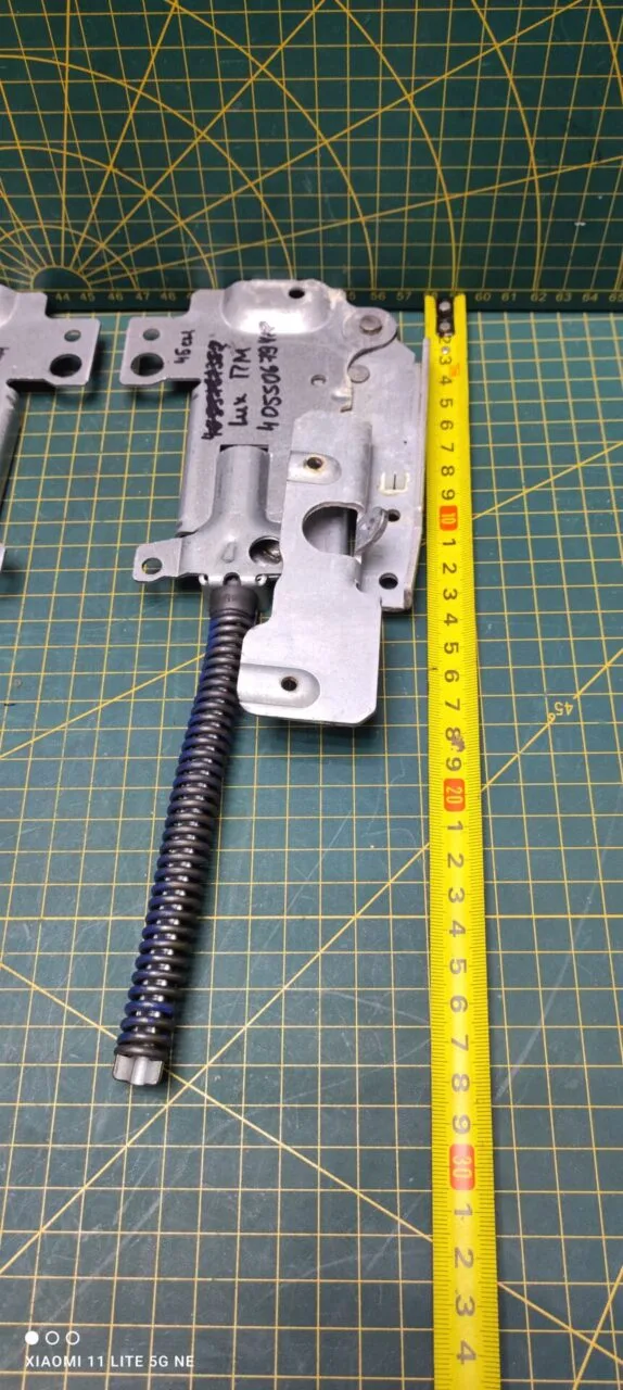 Петли Electrolux 4055067940 Син. пара лев+правая для пмм