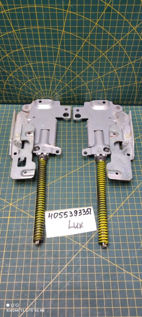 Петли Electrolux 405531332 Желт. пара лев+правая для пмм