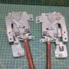 Петли Electrolux 4055147161 Красн. пара лев+правая для пмм