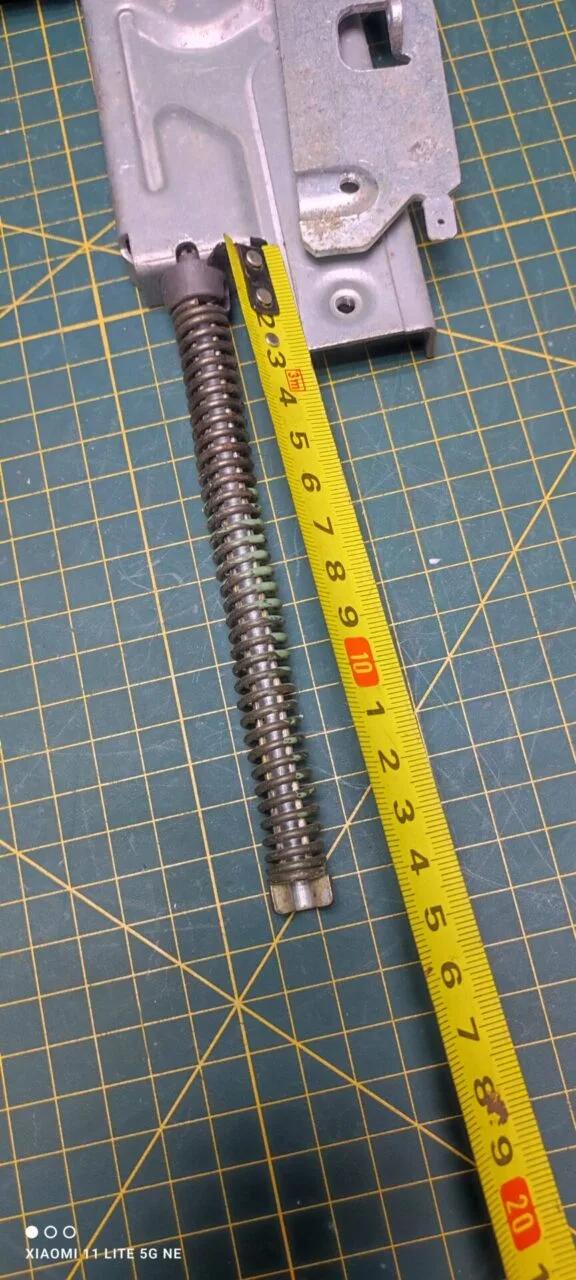 Петли Ariston C 00260815 зелен. пара лев+правая для пмм