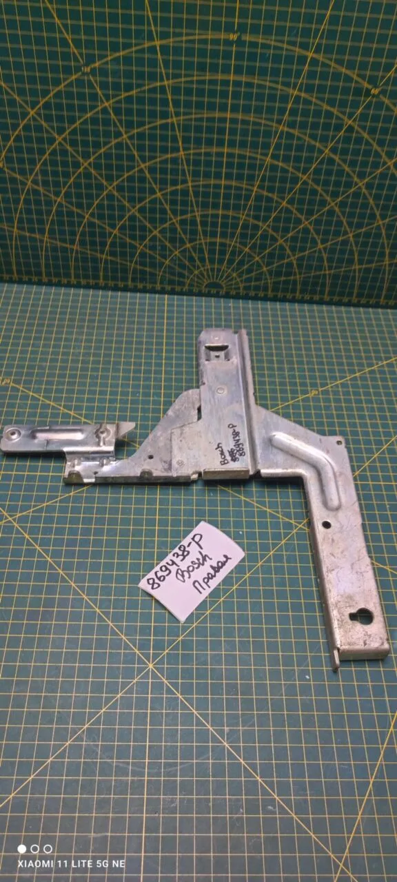 Петля Bosch 869438-p  для пмм