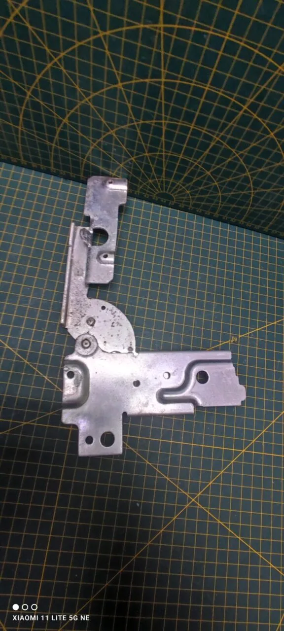Петля Electrolux 7684386-s  для пмм