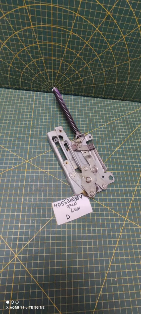 Петля Electrolux 4055316964 фиол.  для пмм
