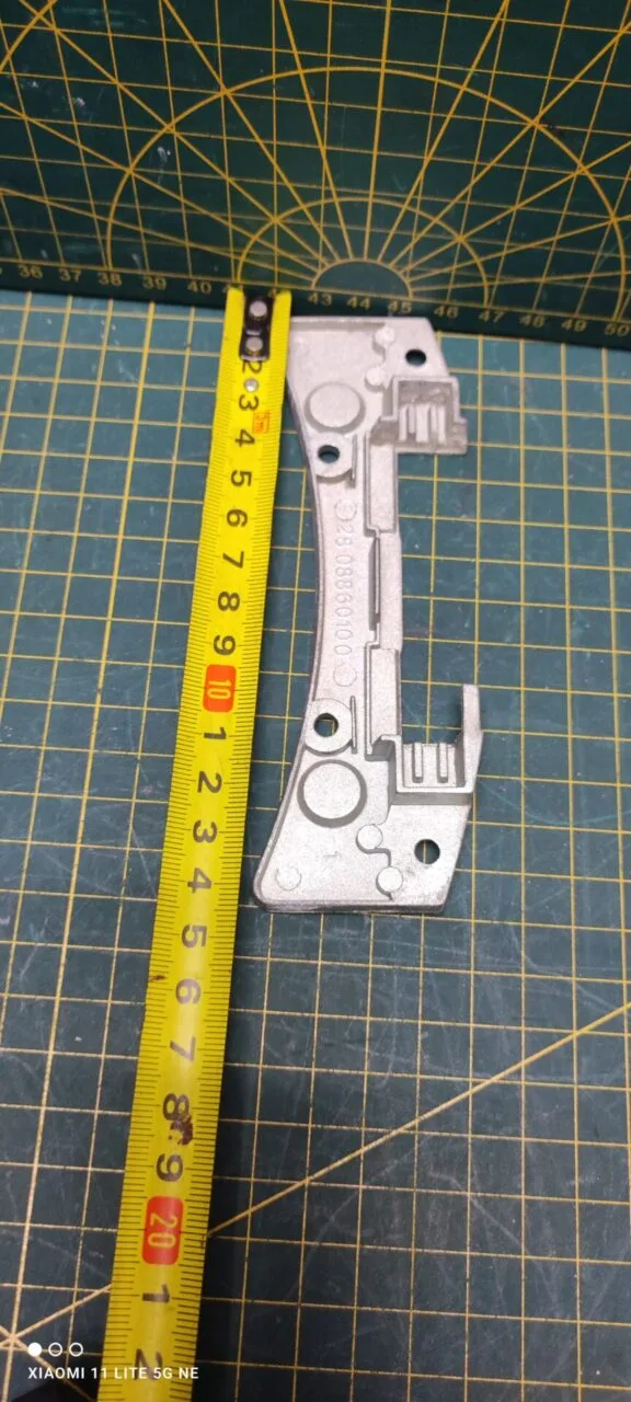 Петля люка Beko 2808860100