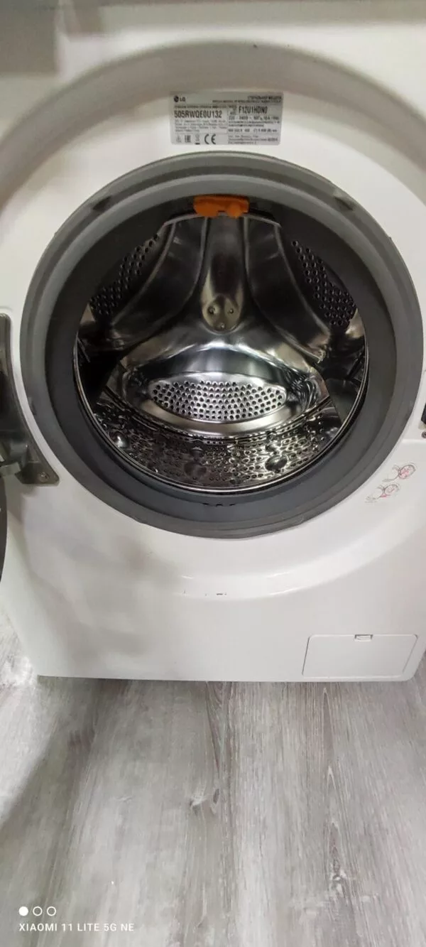 Стиральная машина LG F12U1HDN0 7кг.