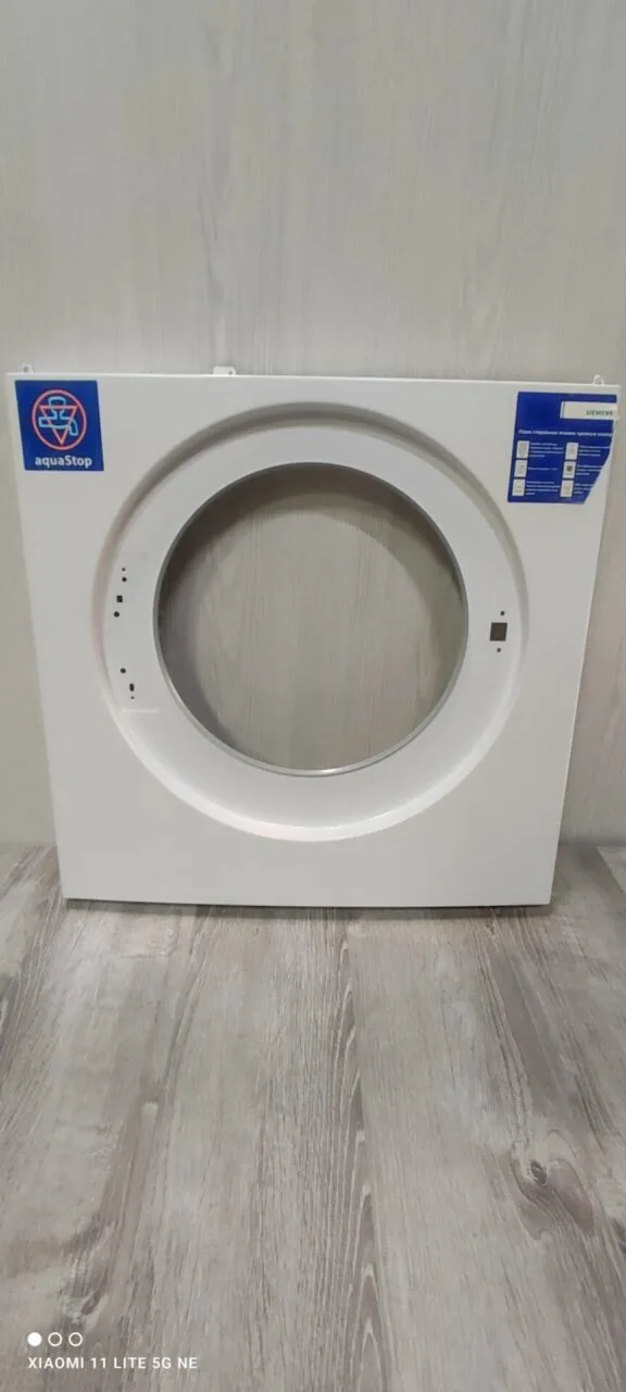 Передняя панель корпуса Siemens 741648 к стиральной машине